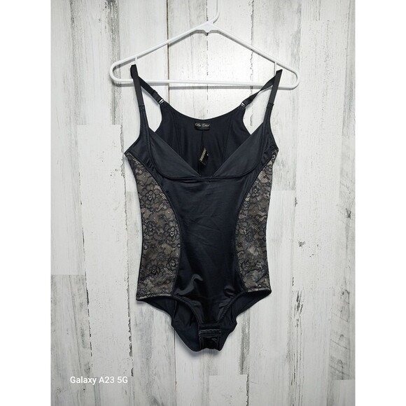 Inspirations Be Chic Collection Maidenform Under-Bust Body Briefer, Black, Sz M - Picture 1 of 6